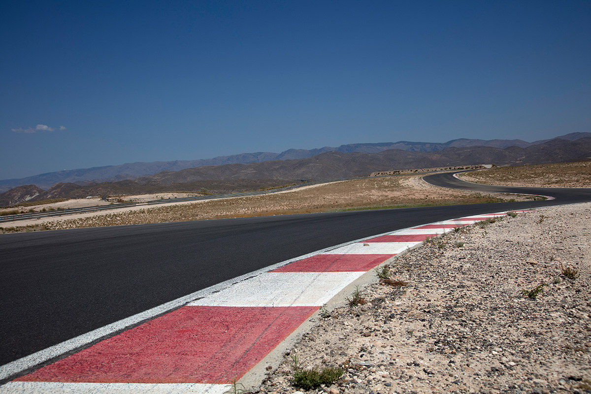Pista de Andalucía Circuit entre montañas