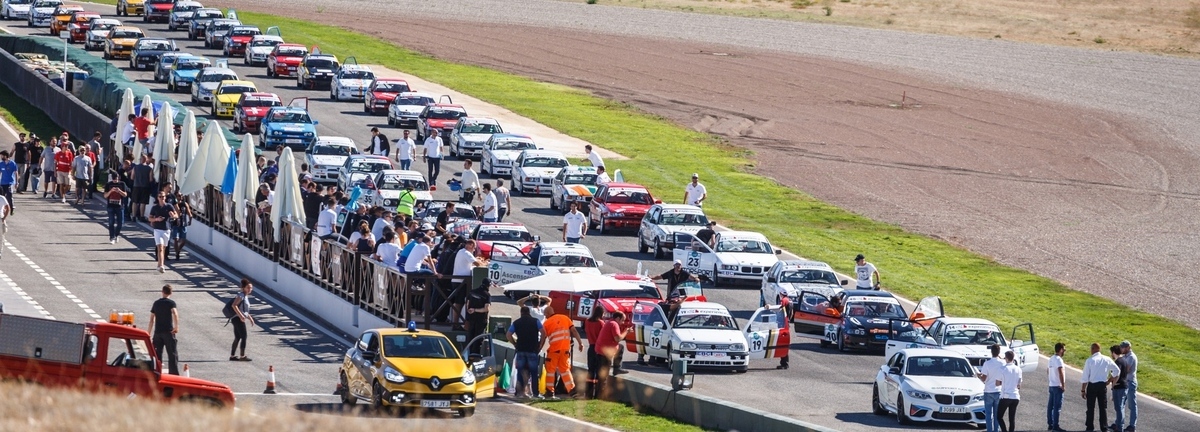 Coches de 24h experience en pista